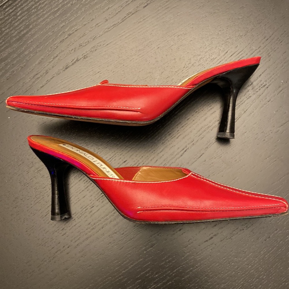 Donald J Pliner mules